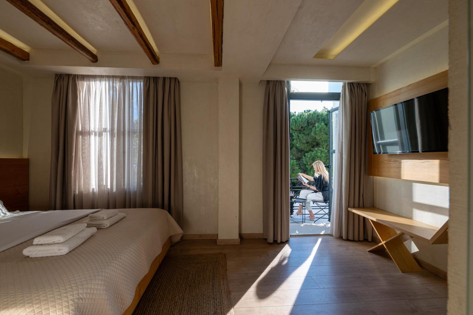 Panellinion Luxury Rooms Kalamata Bagian luar foto