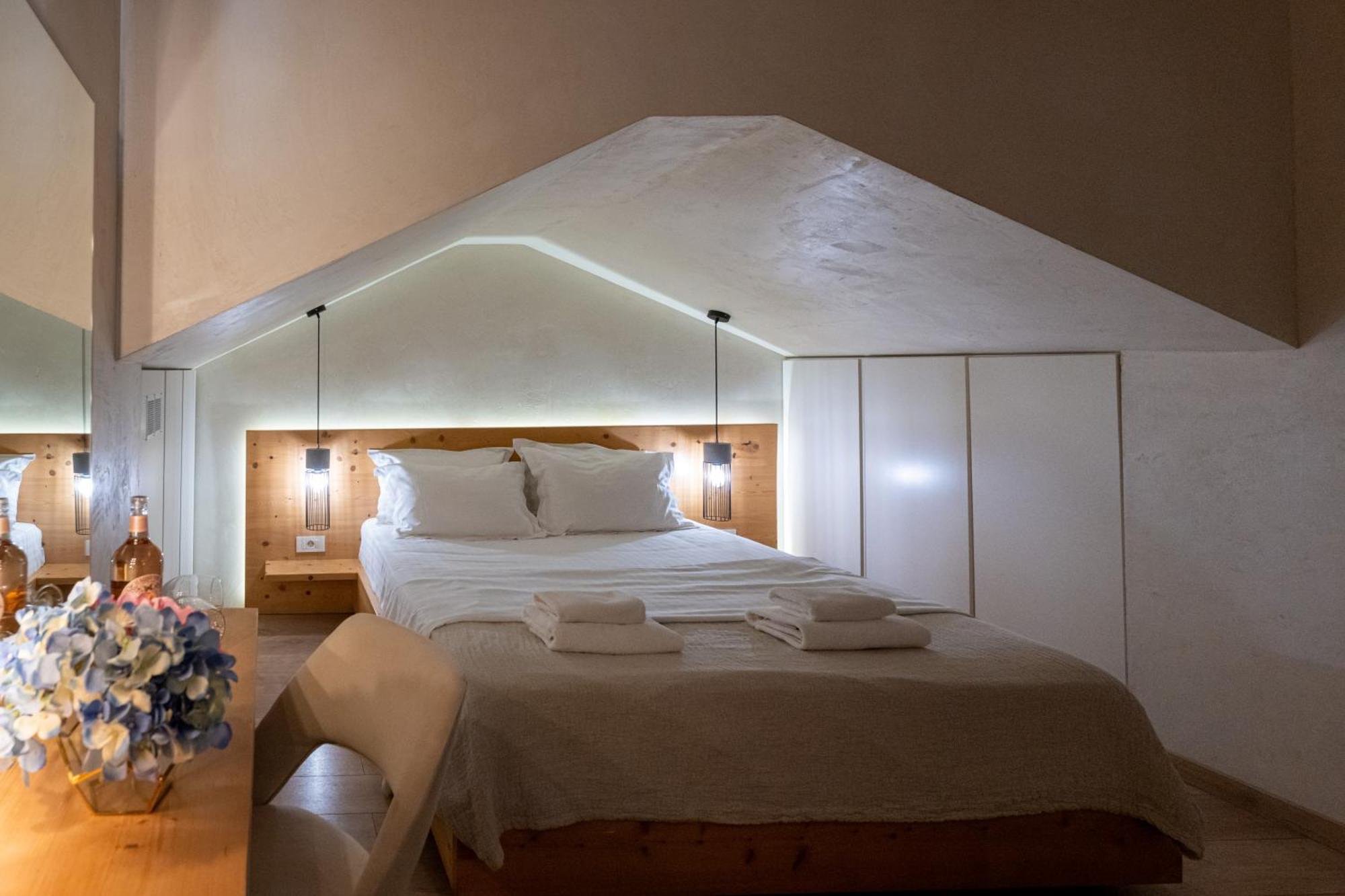 Panellinion Luxury Rooms Kalamata Bagian luar foto