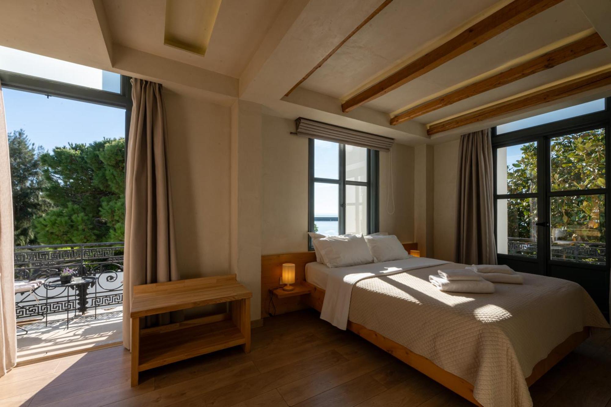 Panellinion Luxury Rooms Kalamata Bagian luar foto