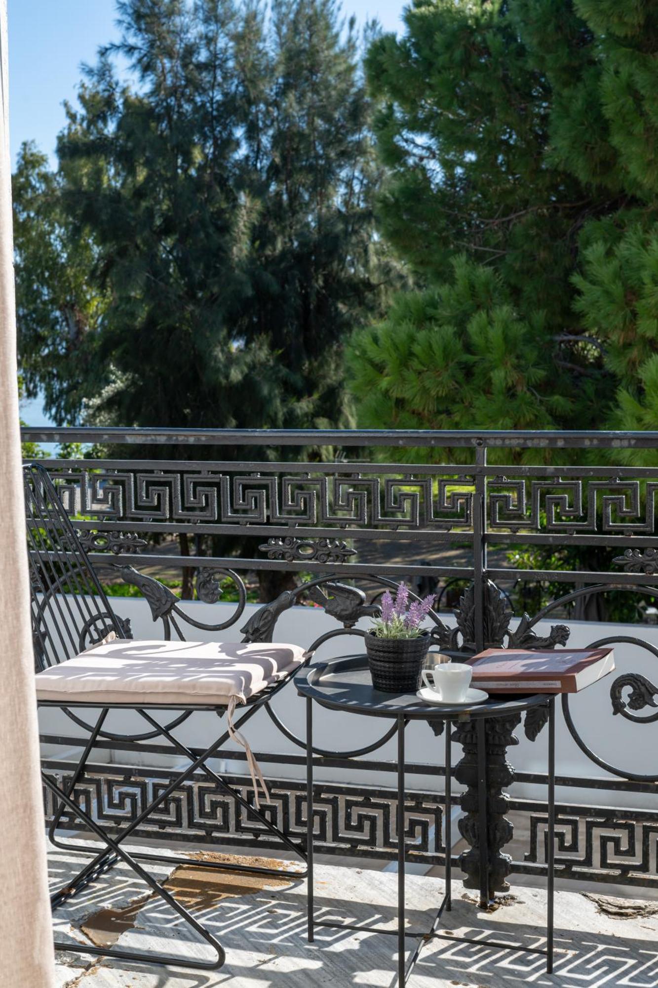 Panellinion Luxury Rooms Kalamata Bagian luar foto