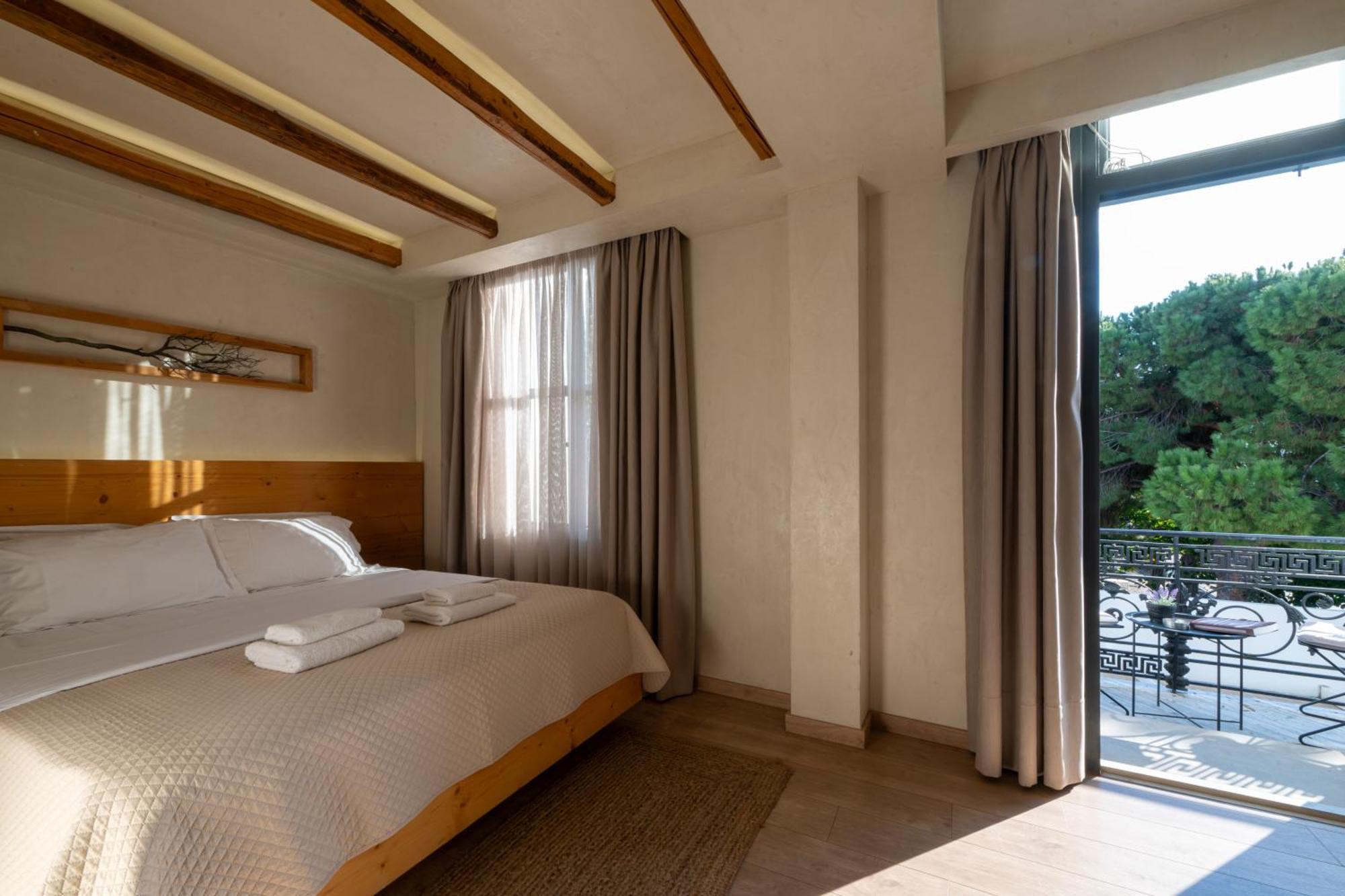 Panellinion Luxury Rooms Kalamata Bagian luar foto
